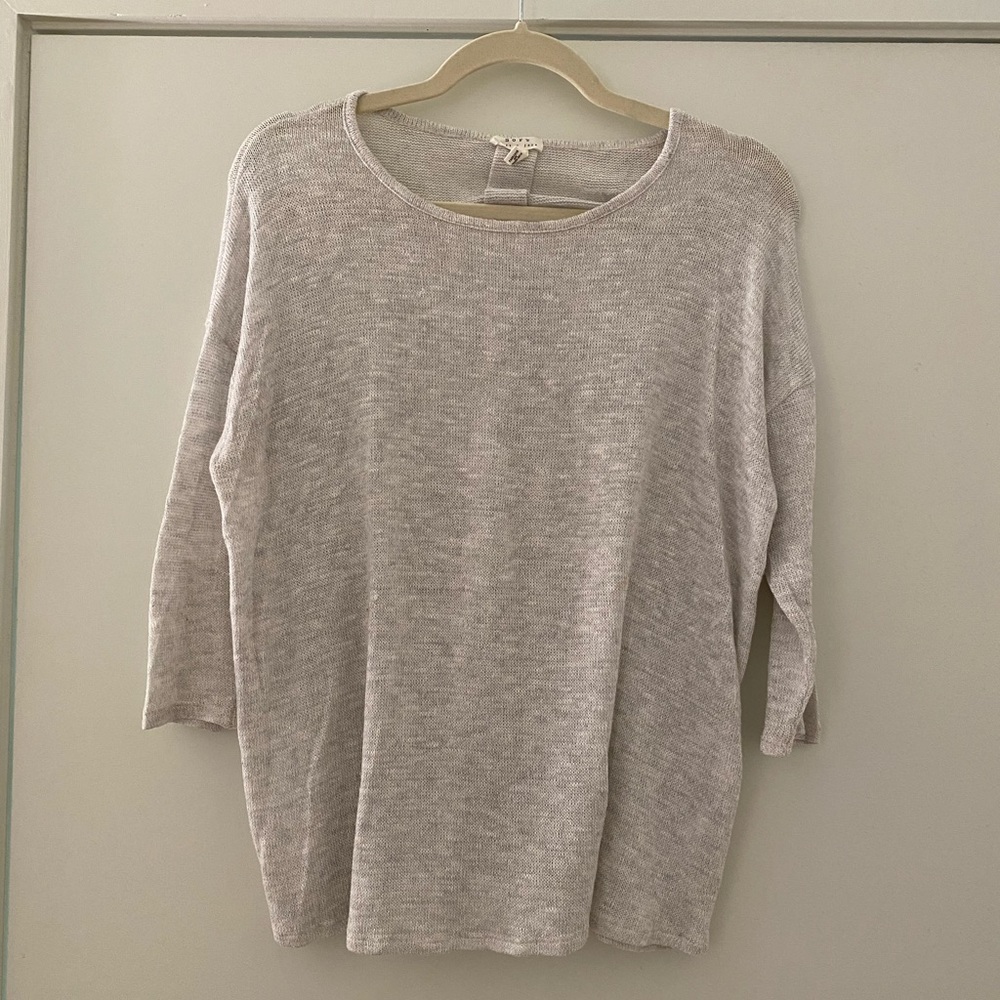 Thin grey quarter-length sleeve sweater